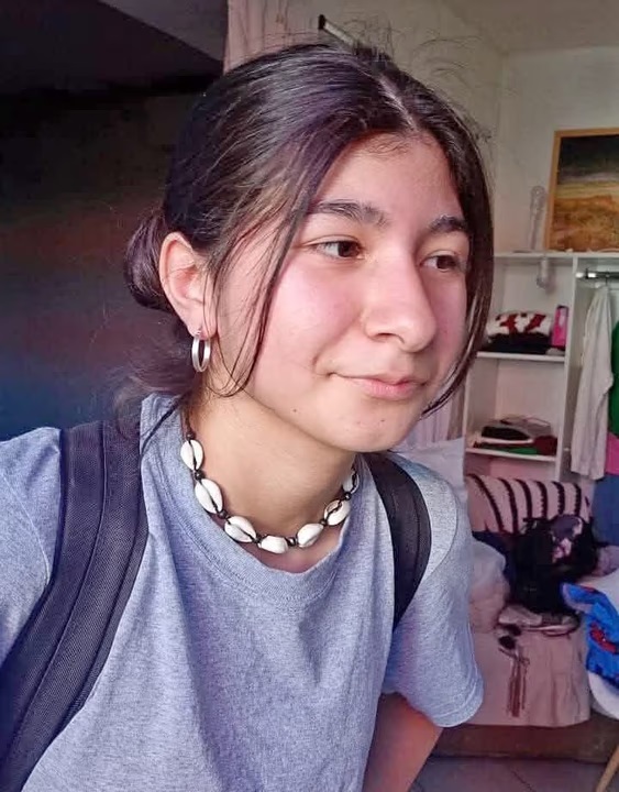 Buscan a una adolescente de 15 años que desapareció al…