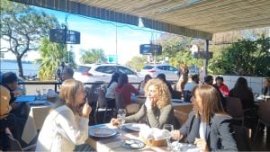 Día del Padre: la Costanera de Posadas se llenó de familias pese al frío