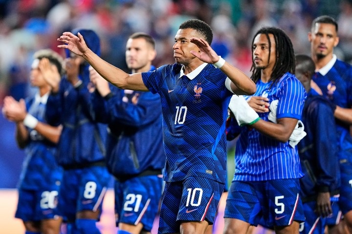 Francia aplastó a Irak 3-0 y Mbappé sigue los pasos de Messi en la tabla…