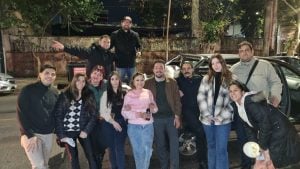 Amigos organizaron un guiso solidario y colecta de abrigos tras la muerte de una persona en situación de calle en Posadas