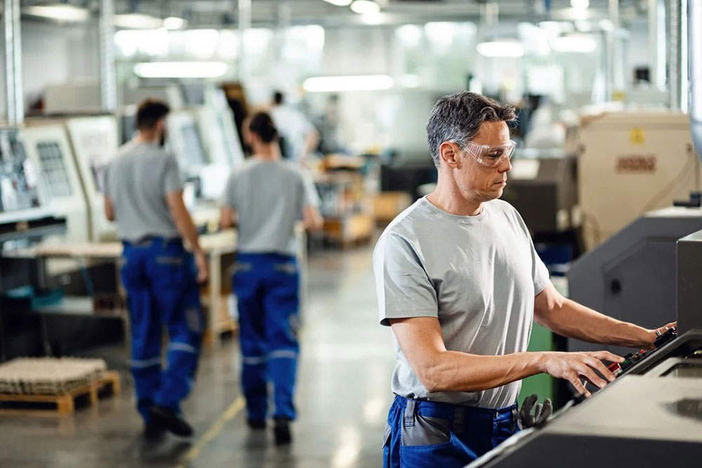 La industria argentina volvió a caer en abril, según estimaciones…