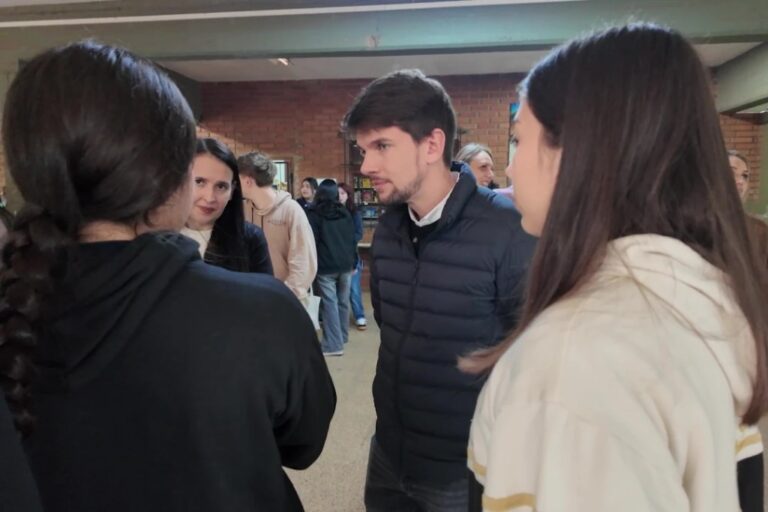 La Vice en tu Escuela llegó a Montecarlo con atención médica gratuita y talleres para…