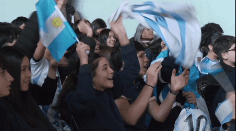 Alumnos de Posadas siguieron el partido de Argentina en sus escuelas y vivieron una jornada…