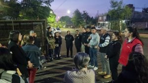 Villa Cabello: vecinos denuncian juntadas nocturnas con música y alcohol, y la policía pide que formalicen las denuncias