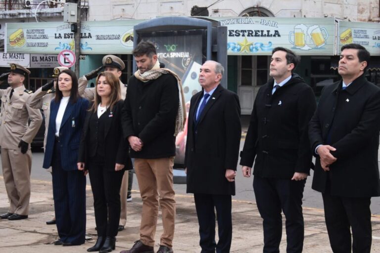 Posadas celebró el Día de la Bandera con una promesa de lealtad de 96 alumnos