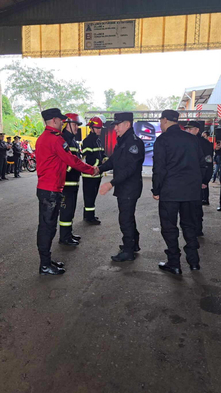 Los Bomberos de la Policía de Misiones cumplieron 96 años de historia