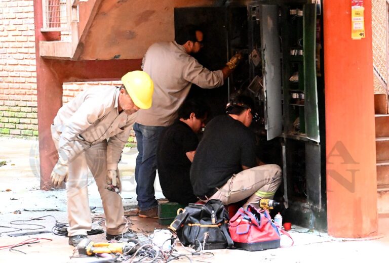 Incendio en un tablero eléctrico cortó la luz en toda una chacra del barrio Laurel