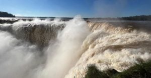 Cataratas del Iguazú: la Garganta del Diablo sigue cerrada por el alto caudal del río