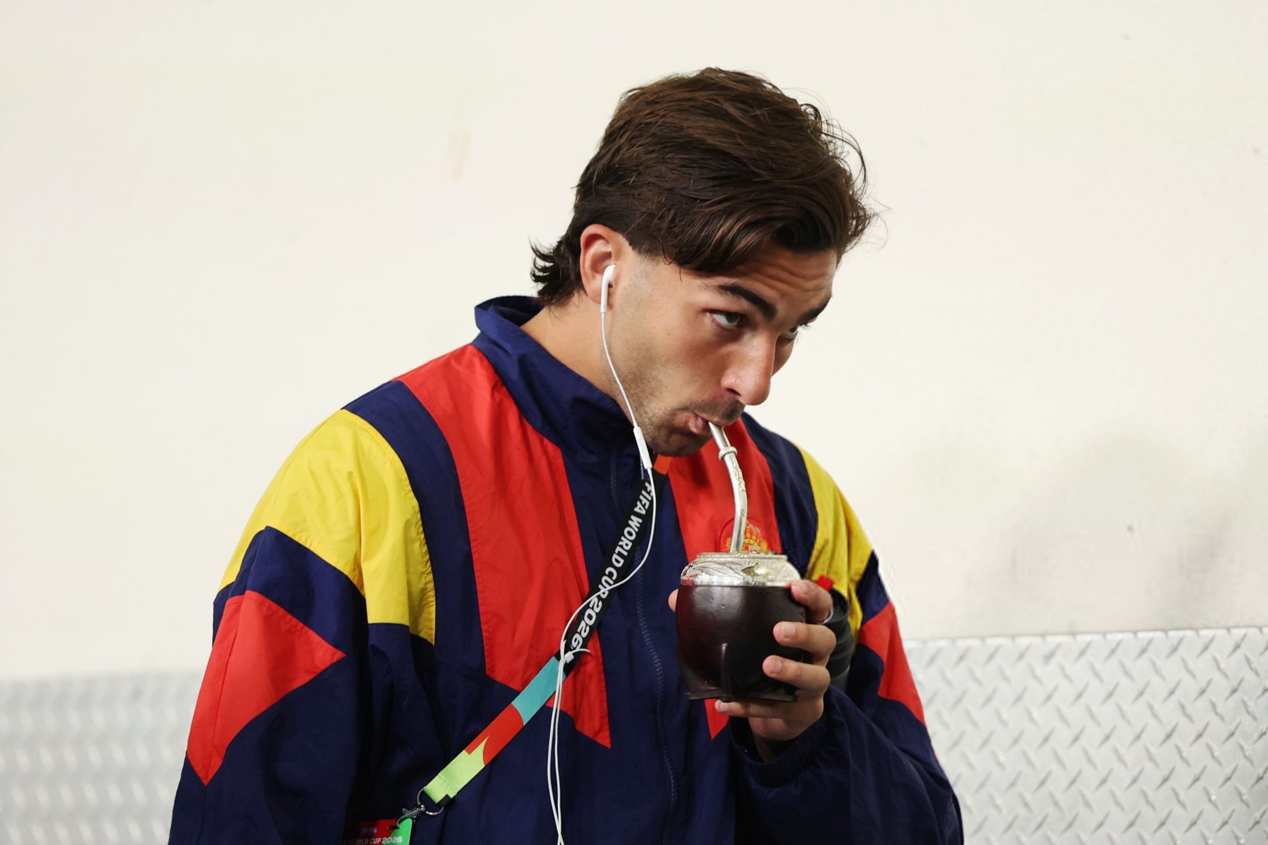 Ferran Torres llegó al estadio con mate y lo criticaron…