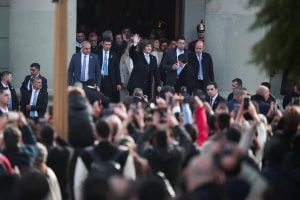 Milei impulsa reformas económicas y negocia con gobernadores con la…