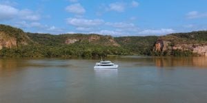 Vacaciones de invierno: excursión en catamarán al Teyú Cuaré con entradas 2×1