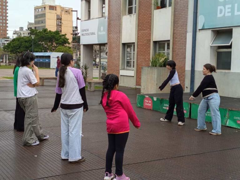 Multiarte en Invierno llena la costanera de Posadas con talleres, K-Pop y cosplay