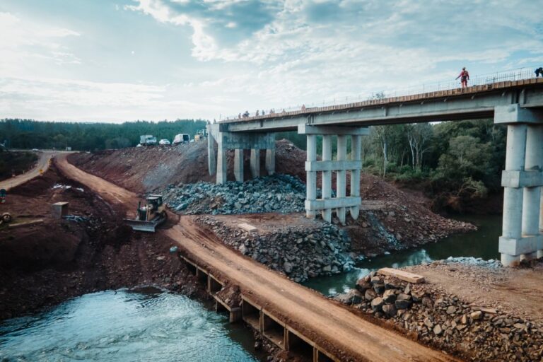 Vialidad reabrió el paso provisorio sobre el arroyo Pindaytí en la Ruta Provincial 2