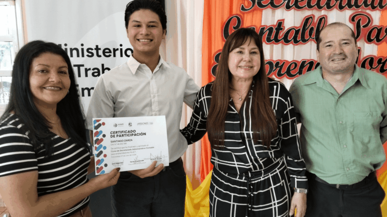 Veinte misioneros se certificaron en administración y contabilidad en Profundidad
