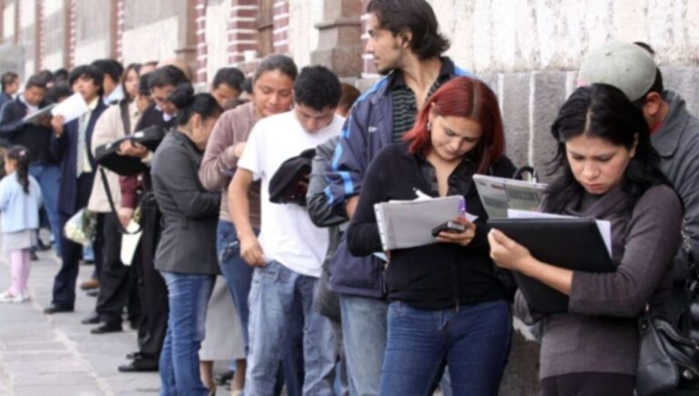 Nueve de cada diez jóvenes caen en mora antes de conseguir su primer empleo formal