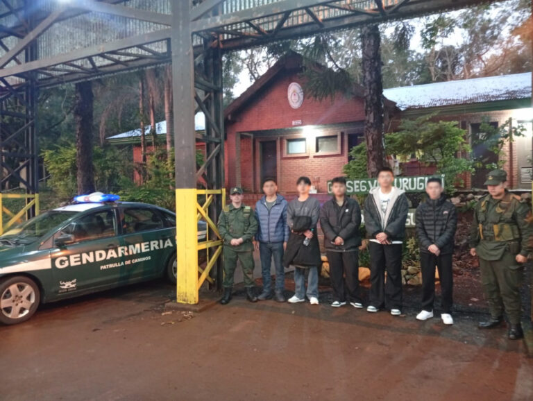 Gendarmería expulsó a cinco ciudadanos chinos que ingresaron ilegalmente por Misiones