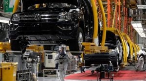 La producción automotriz argentina cayó 18,3% en el primer semestre…