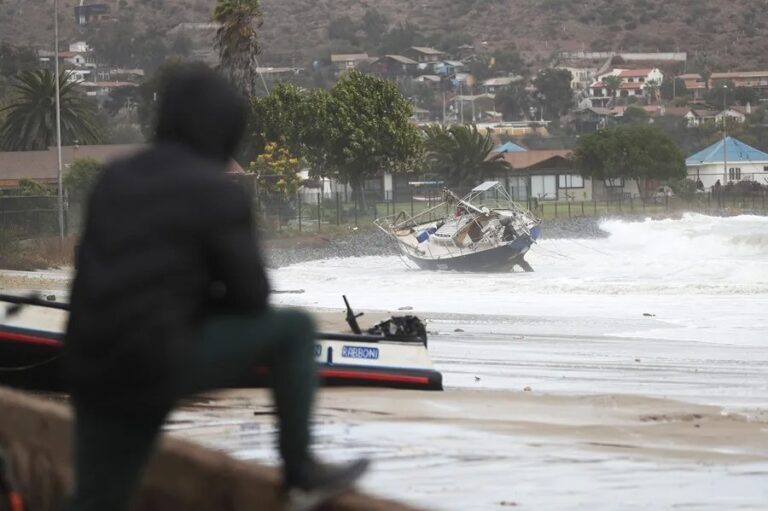 Chile declara estado de catástrofe en el norte tras un temporal con cinco muertos y…