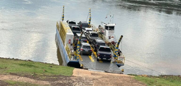 Eldorado proyecta una balsa para camiones que conectaría Misiones con Paraguay y reduciría 300 kilómetros…