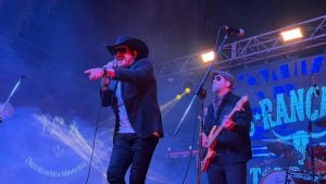Los Rancheros llenaron el centro de Posadas en la primera noche del Black Friday