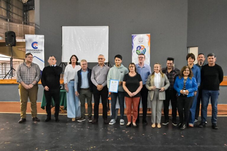 Más de 300 estudiantes de Capioví participaron de una jornada sobre prevención de adicciones organizada…
