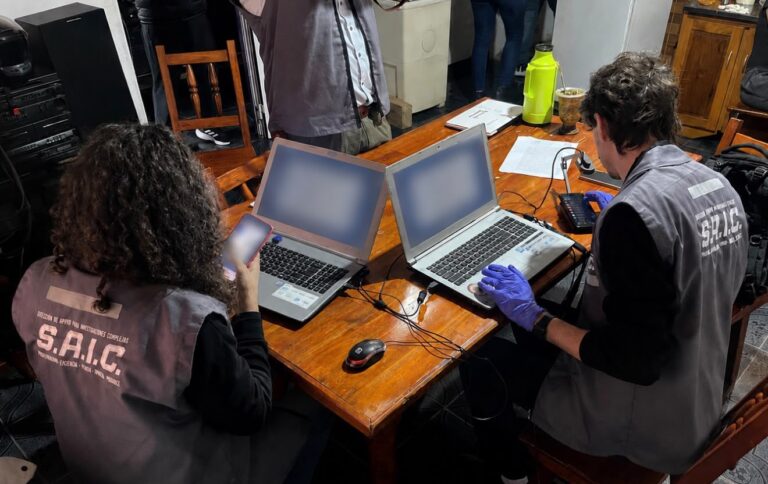 Detuvieron a un joven en San Javier acusado de tener y distribuir material de abuso…