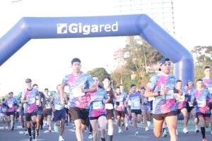 Gigared acompañó la Maratón Posadas 2026 como uno de los sponsors principales del evento
