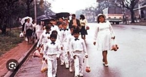 Fútbol de leyendas en Posadas para llevar juguetes y alimentos a los chicos del barrio…