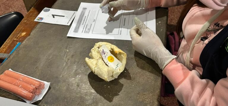 Escondió marihuana en un pan para un detenido en la Comisaría 10ª y huyó cuando…