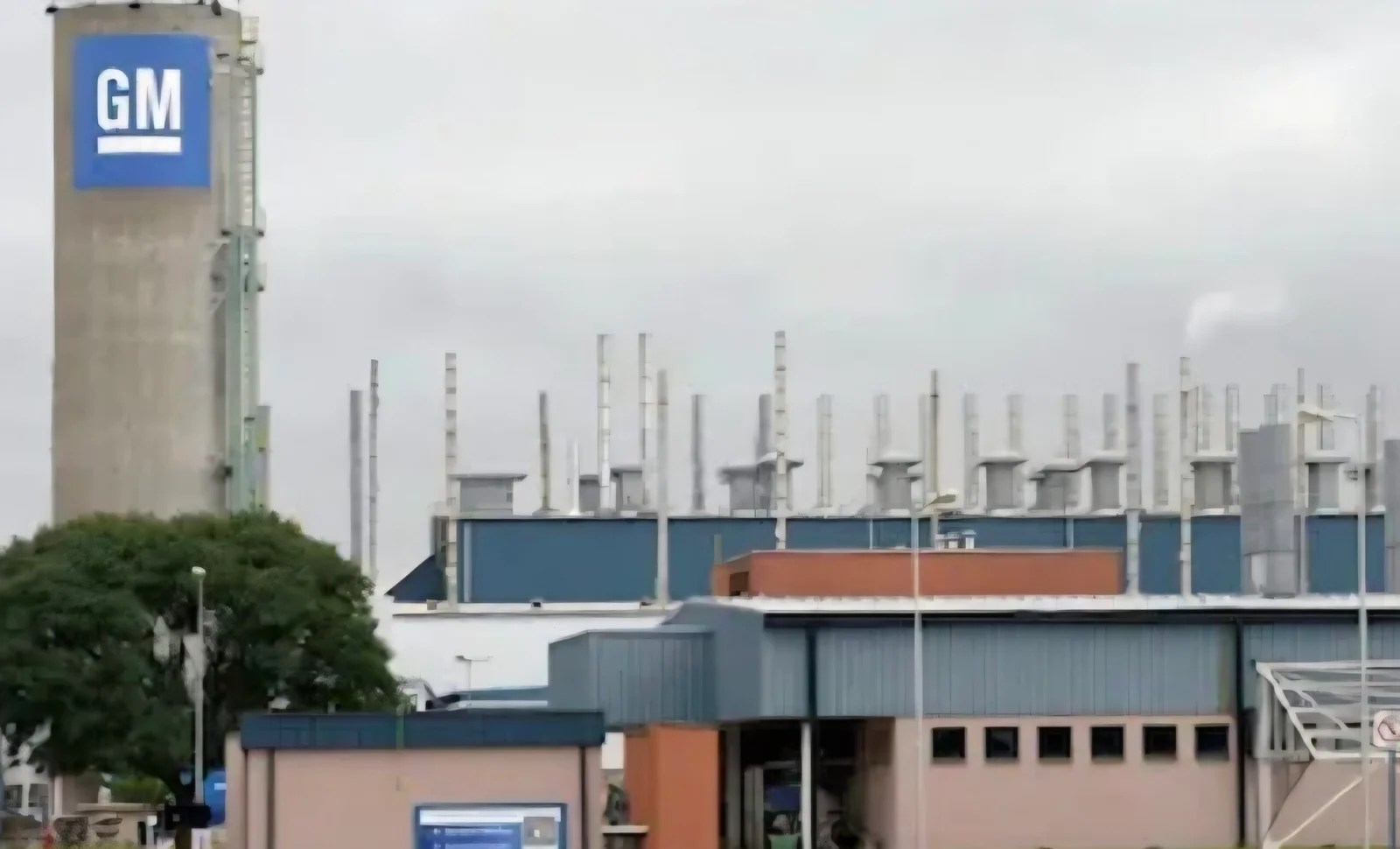 General Motors vuelve a producir sin paradas en Alvear, pero con jornada reducida a seis horas