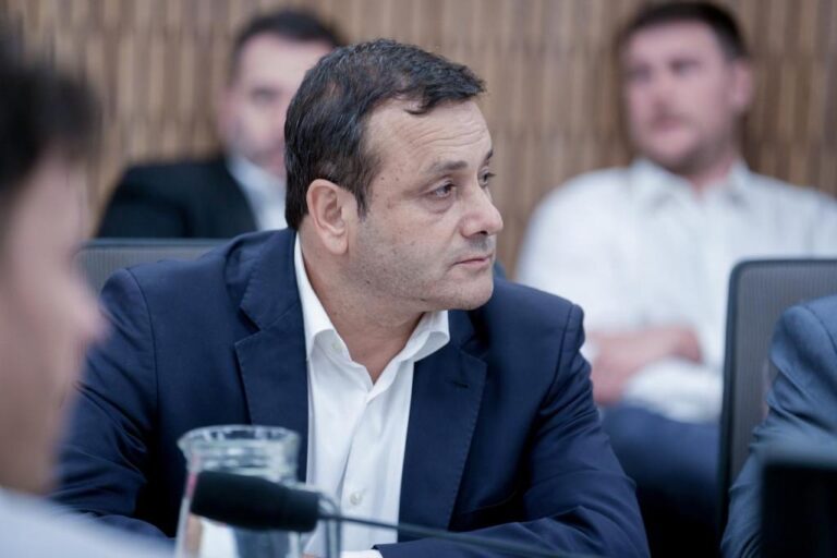 Herrera Ahuad pidió explicaciones por la intervención de la Oficina de Presupuesto y cuestionó a…