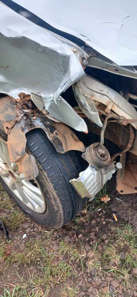Chocaron a un hombre mientras cargaba combustible en la banquina de la Autovía Acceso Sur