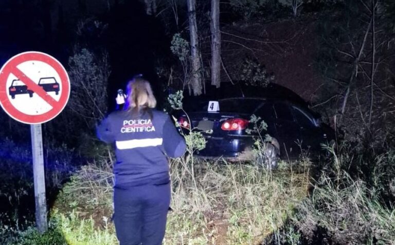 Hallaron abandonado en 25 de Mayo un auto robado que habría sido acondicionado para el…