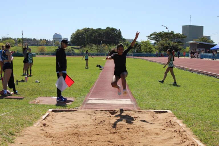 Más de 150 atletas de toda la provincia compitieron en el Campeonato Provincial de Atletismo…