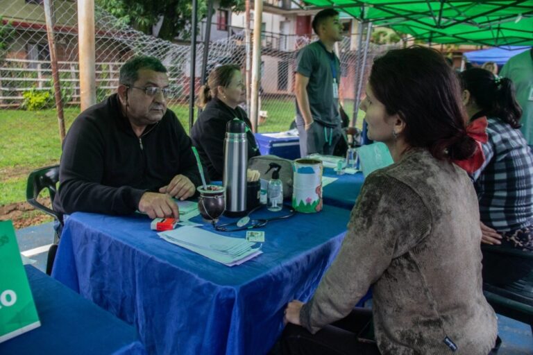 Casi 400 vecinos del barrio Laurel accedieron a atención médica, vacunación y servicios sociales gratuitos