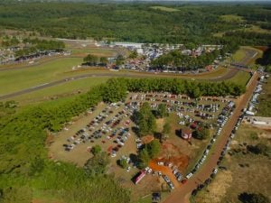 Oberá vibra con el Turismo Nacional: tierra colorada, curvas técnicas y emotiva visita al autódromo