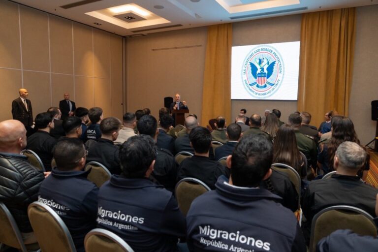 El embajador de EE.UU. visitó Misiones y destacó la importancia estratégica de la Triple Frontera