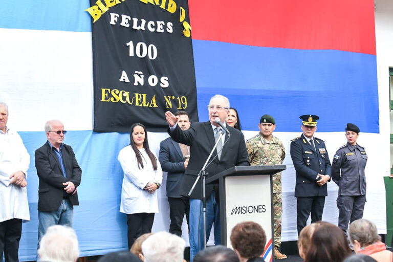 La Escuela N° 19 de Gobernador López cumplió cien años con un acto encabezado por…