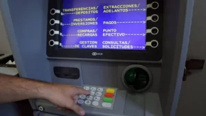 Empleados estatales y jubilados de Misiones cobran sus haberes de agosto este sábado