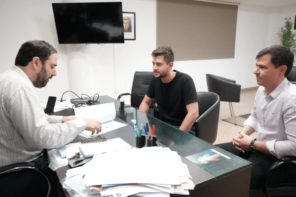 Leandro N. Alem construye tres invernáculos para producir plantines hortícolas, forestales y ornamentales