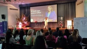 Más de 300 emprendedoras y profesionales se reunieron en Posadas en una jornada de liderazgo femenino