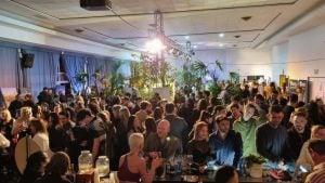 Lleno total en Posadas: «Negocios, Arte y Vinos» celebró su segunda edición con una noche…