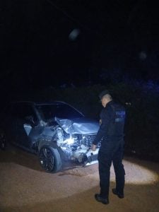 Dos jóvenes murieron tras ser embestidos por un auto robado en Fracrán: el conductor huyó…