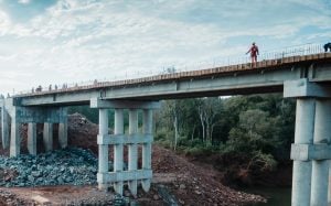 El puente sobre el Arroyo Pindaytí entra en su etapa final: Vialidad avanza con fondos…