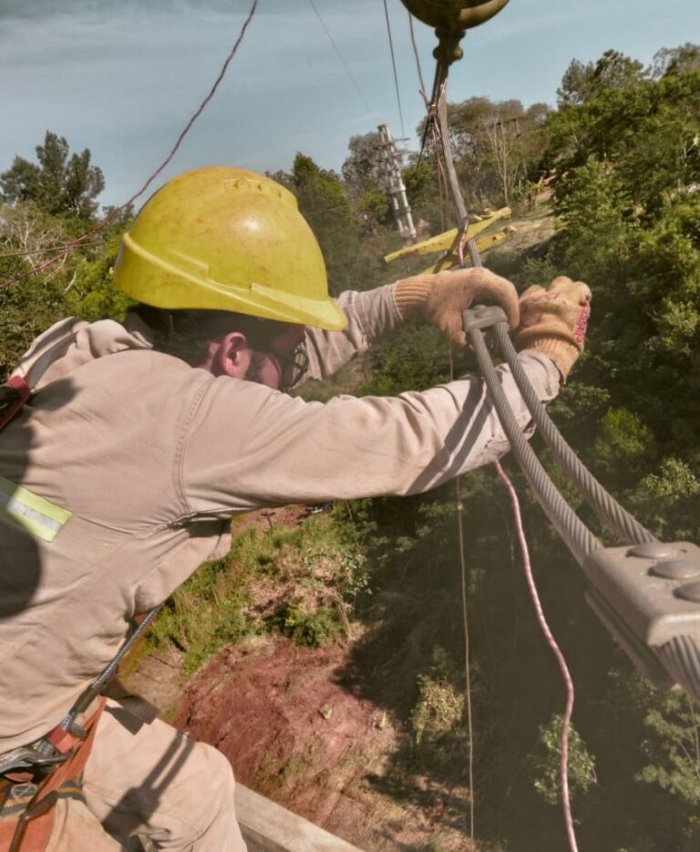 Energía de Misiones refuerza la infraestructura eléctrica en el Alto Uruguay para prevenir daños por…