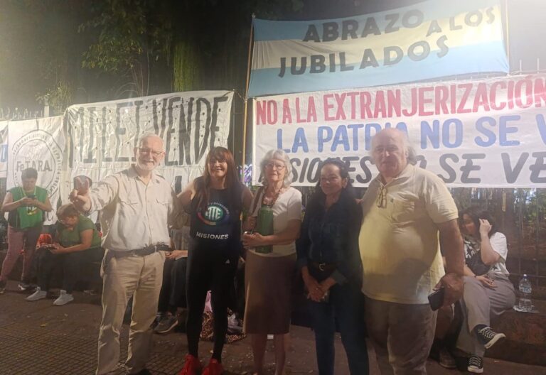 Protesta en Posadas contra la visita de Milei: quemaron un muñeco del presidente en la&hellip;