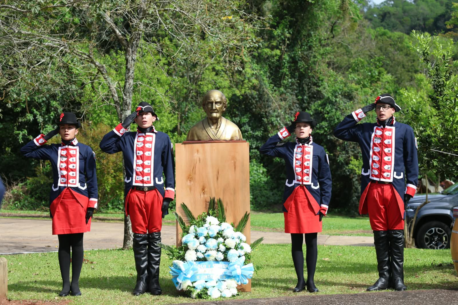 Con la instalación de un busto y una cabalgata, Misiones conmemoró el Mes de Artigas en Santa Ana