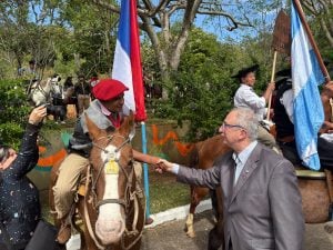 Passalacqua colocó un busto de Artigas en Santa Ana y reivindicó la memoria histórica como…