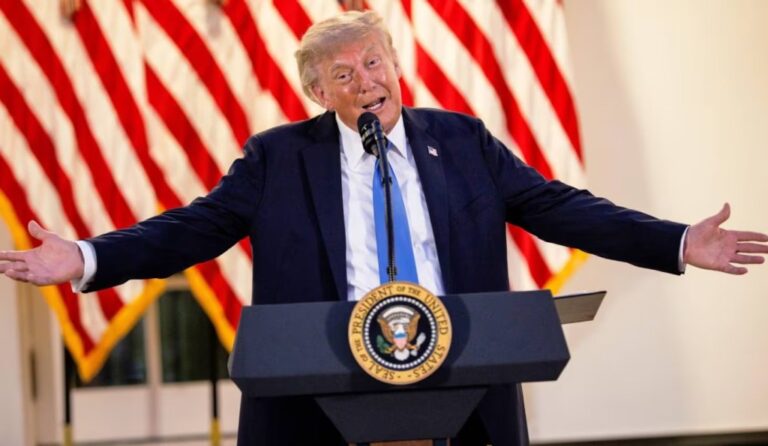 Trump cuestionó a Gran Bretaña por Malvinas y por su ausencia en el Estrecho de…