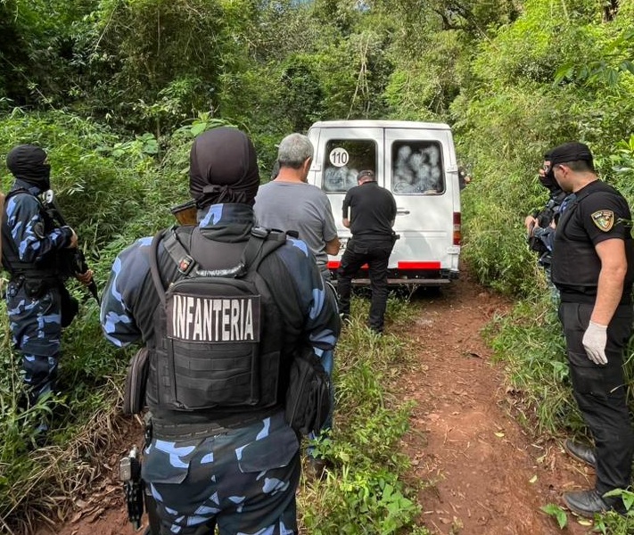 Hallaron casi dos toneladas de marihuana en una camioneta abandonada en General Urquiza